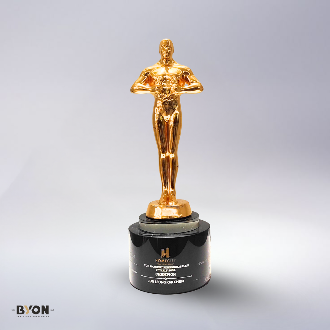 Design AD18 Crystal Trophy