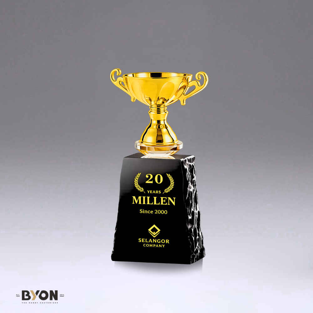 Design VSR-4 Crystal Trophy