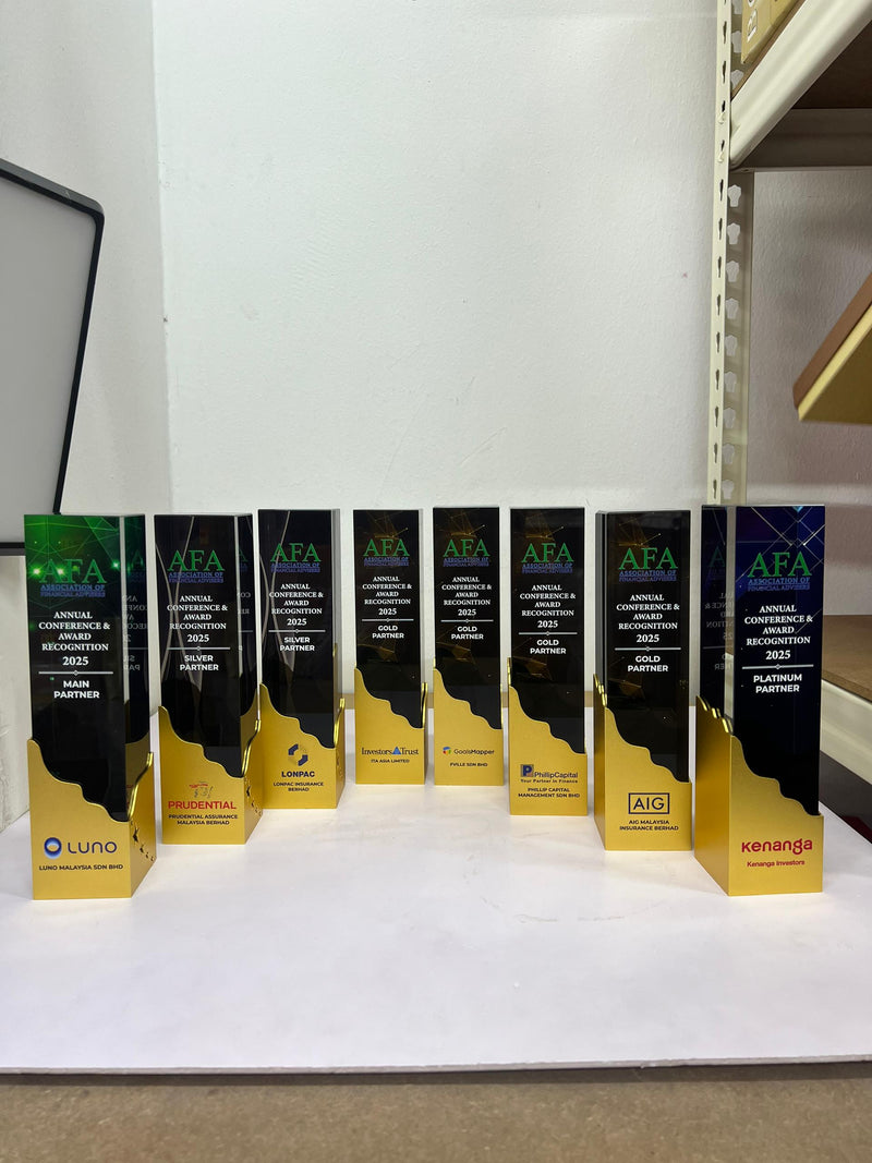 Design J Crystal Trophy