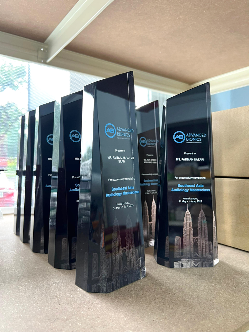 Design AD9 Crystal Trophy