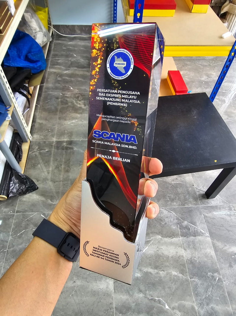 Design J Crystal Trophy