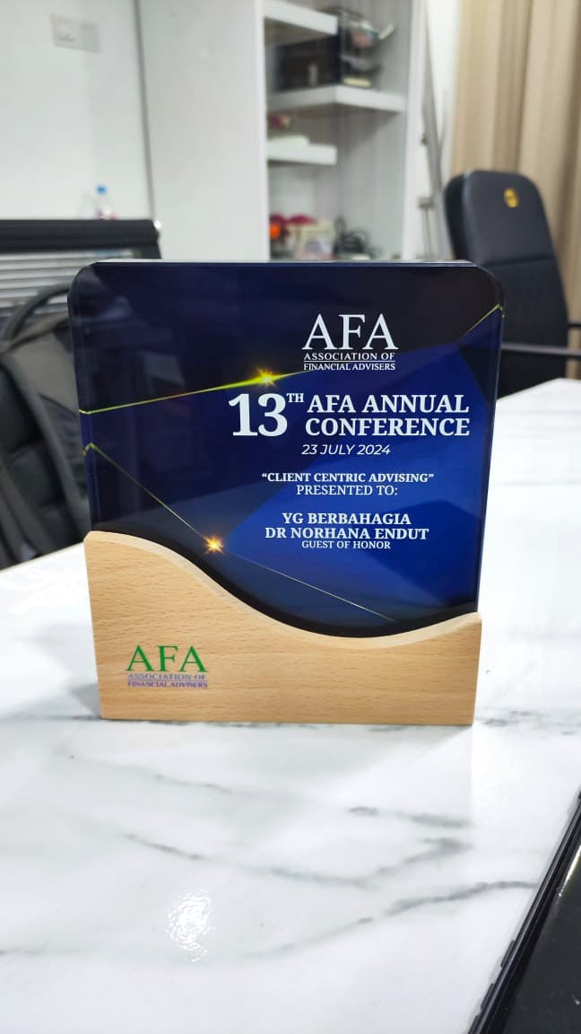 Design AD4 Crystal Trophy