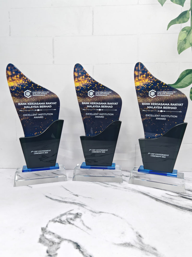 Design M Crystal Trophy