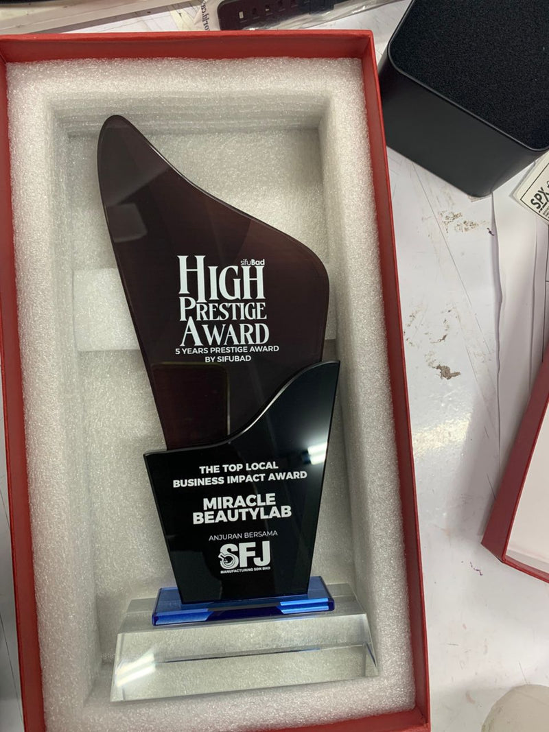 Design M Crystal Trophy