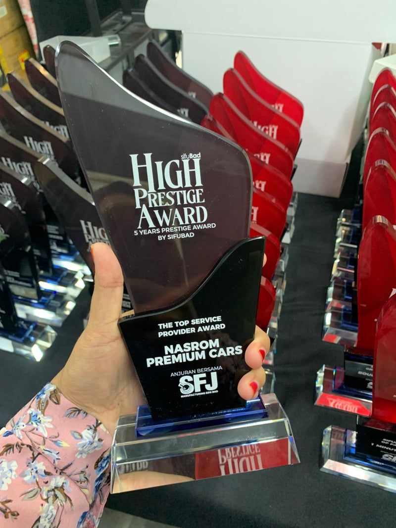 Design M Crystal Trophy