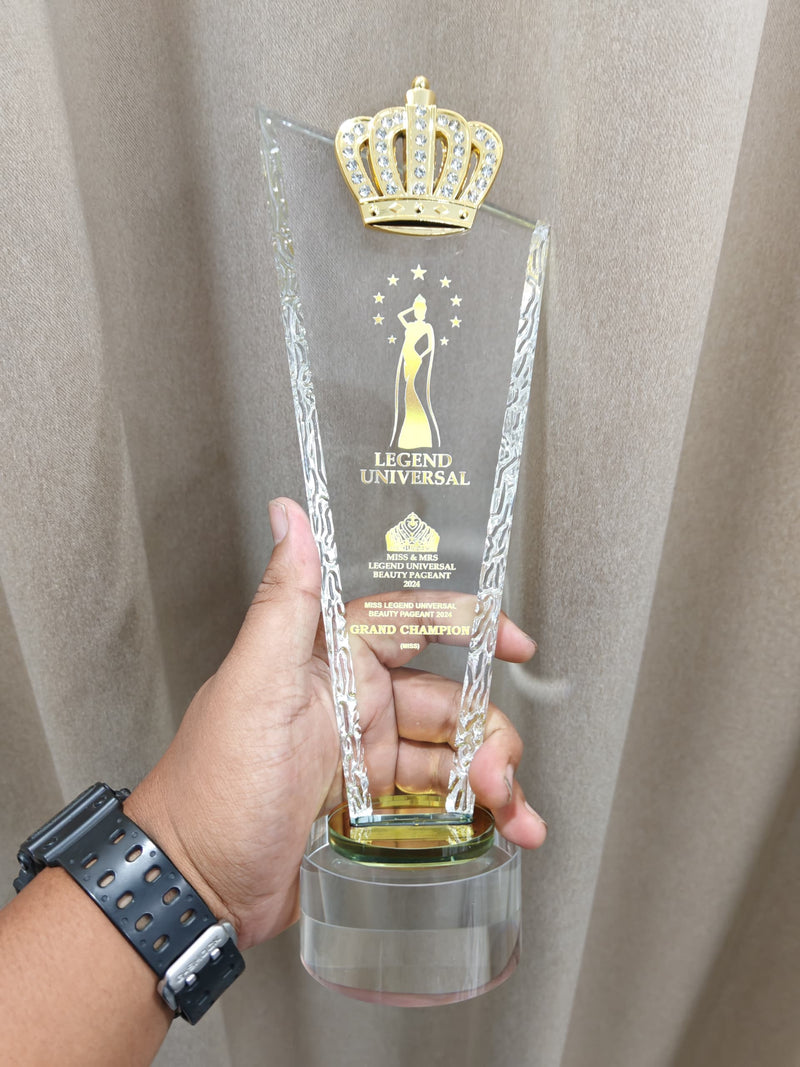 Design AD11 Crystal Trophy