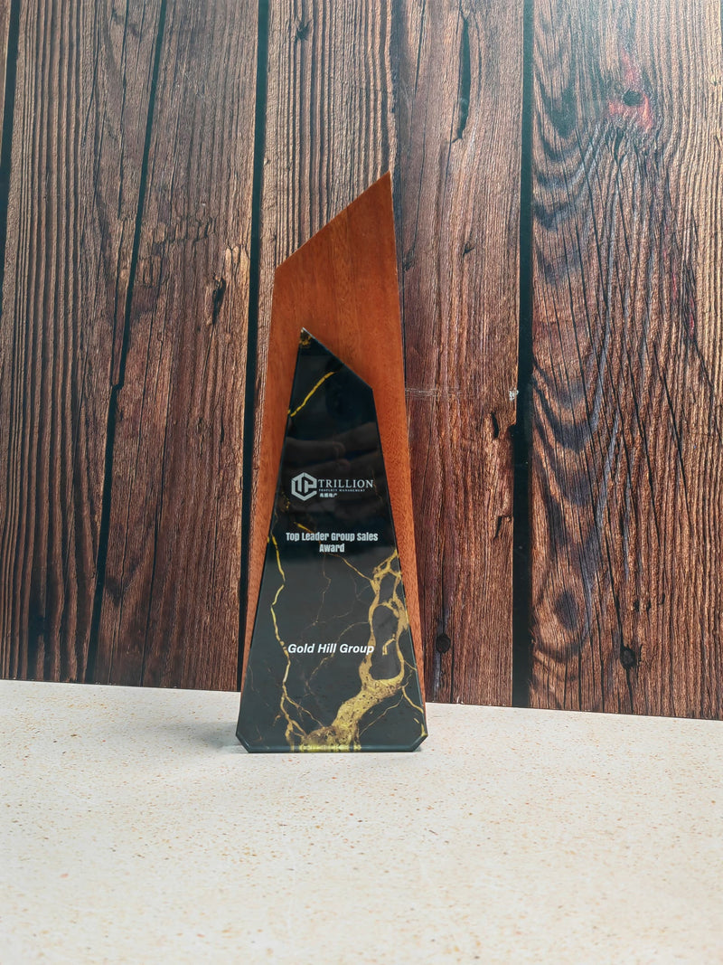 Design R Crystal Trophy