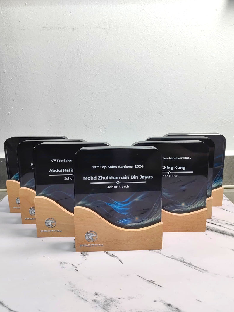 Design AD4 Crystal Trophy