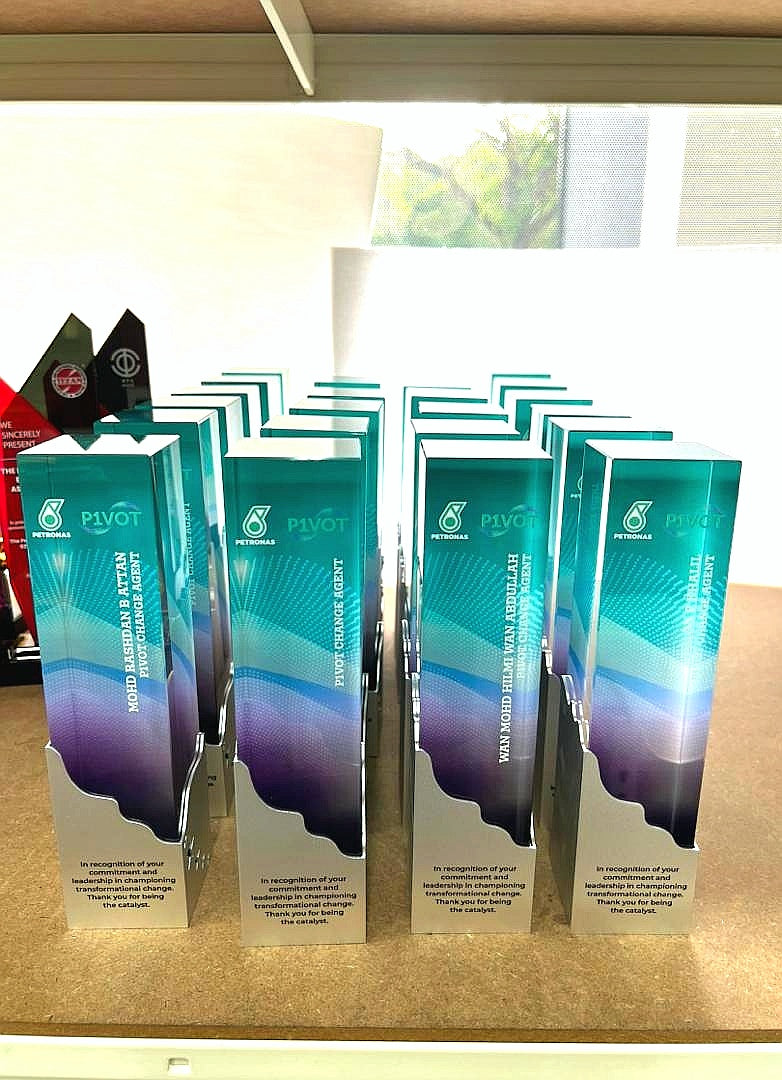 Design J Crystal Trophy