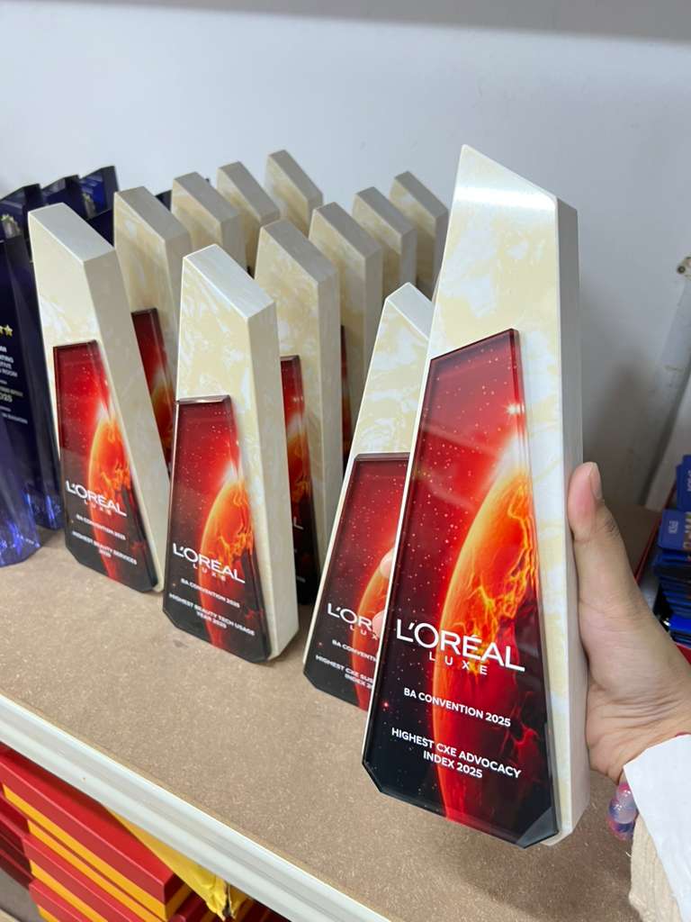 Design i Crystal Trophy