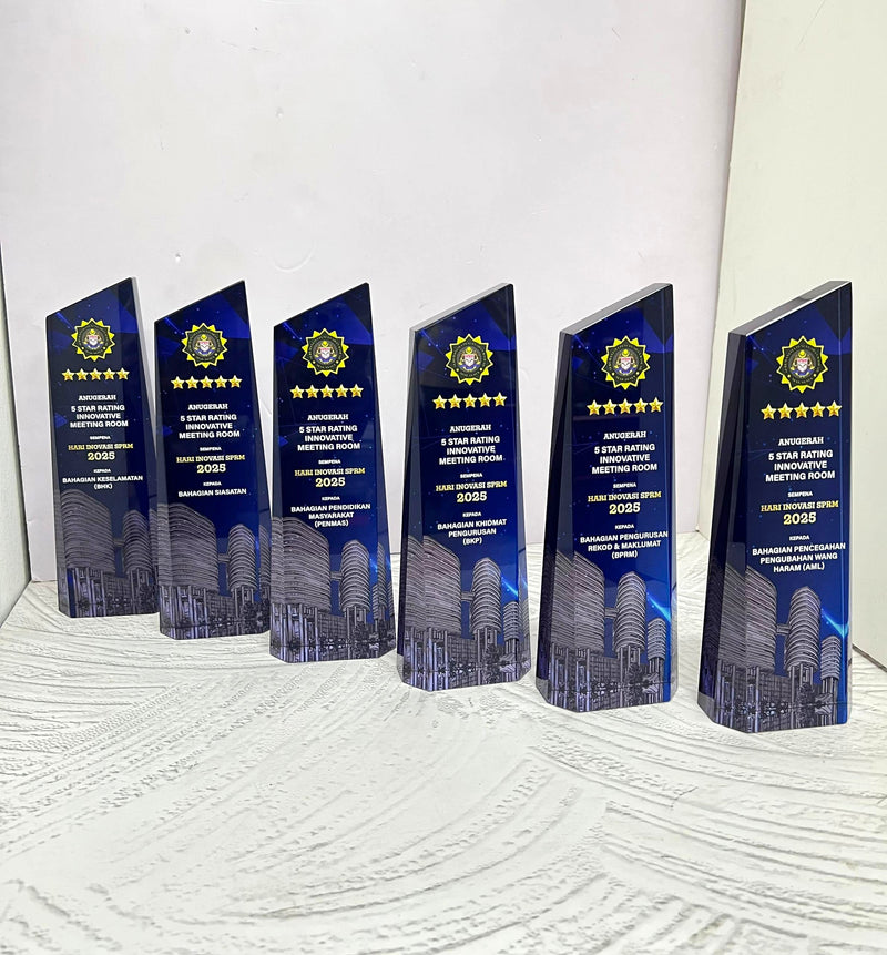 Design AD9 Crystal Trophy