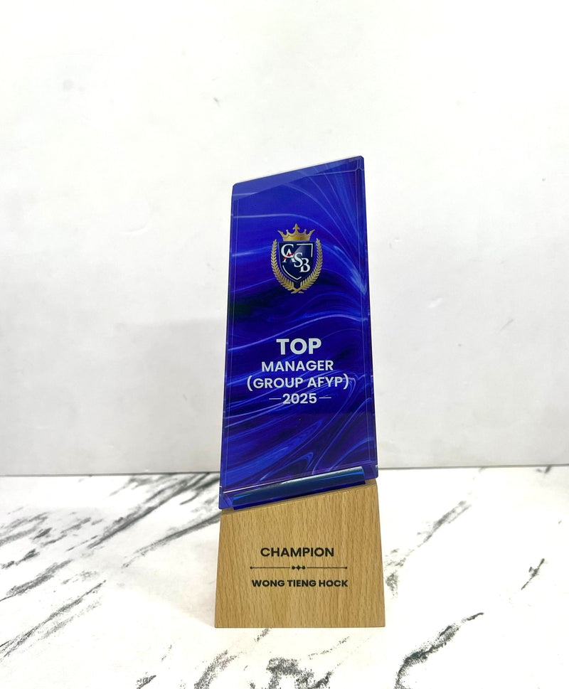 Design AD10 Crystal Trophy