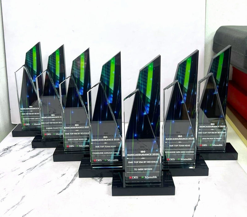 Design AD40 Crystal Trophy