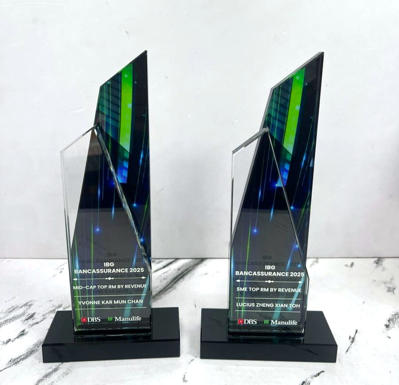 Design AD40 Crystal Trophy