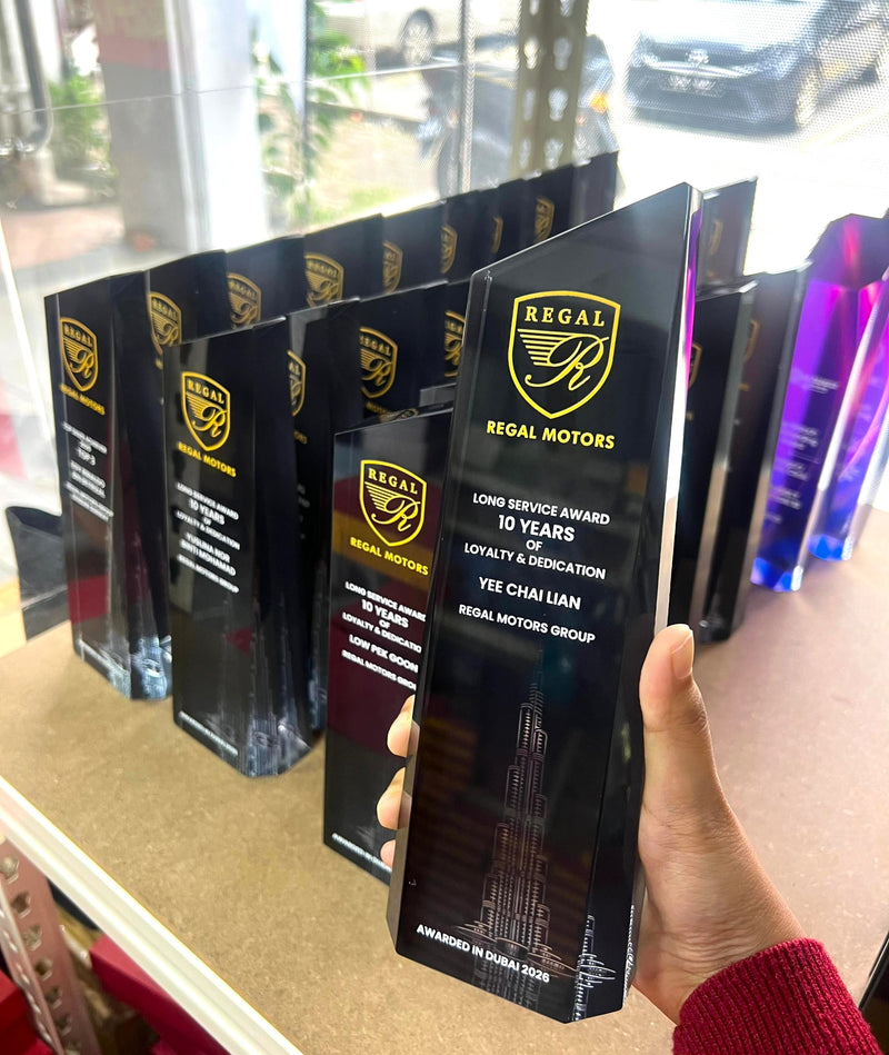 Design AD9 Crystal Trophy