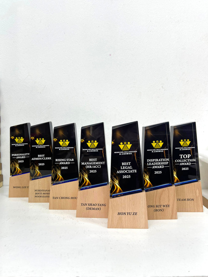 Design AD10 Crystal Trophy