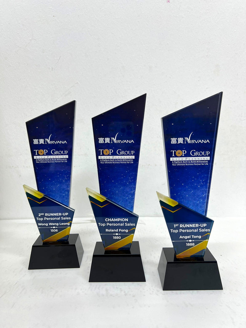 Design AD21 Crystal Trophy