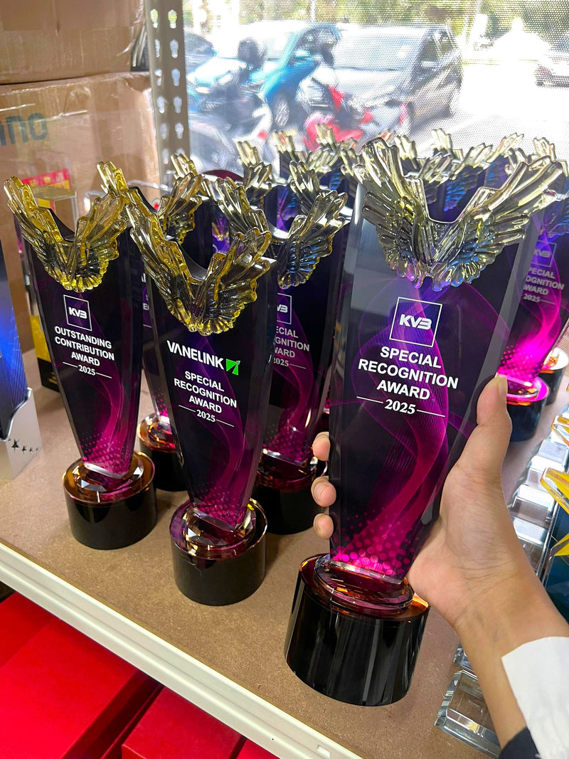 Design AD3 Crystal Trophy