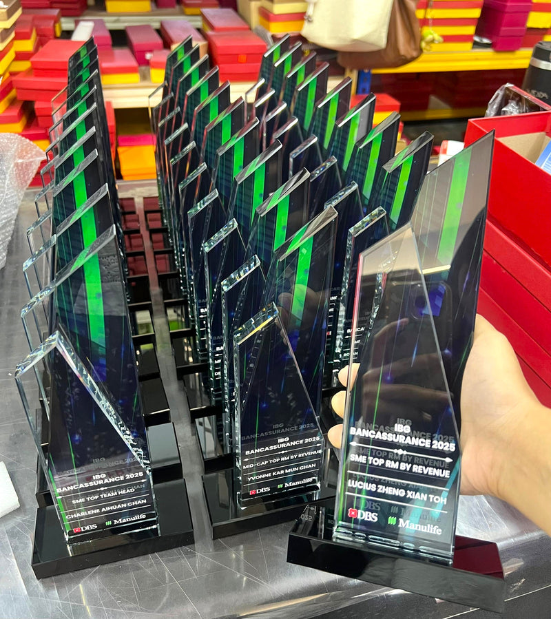 Design AD40 Crystal Trophy