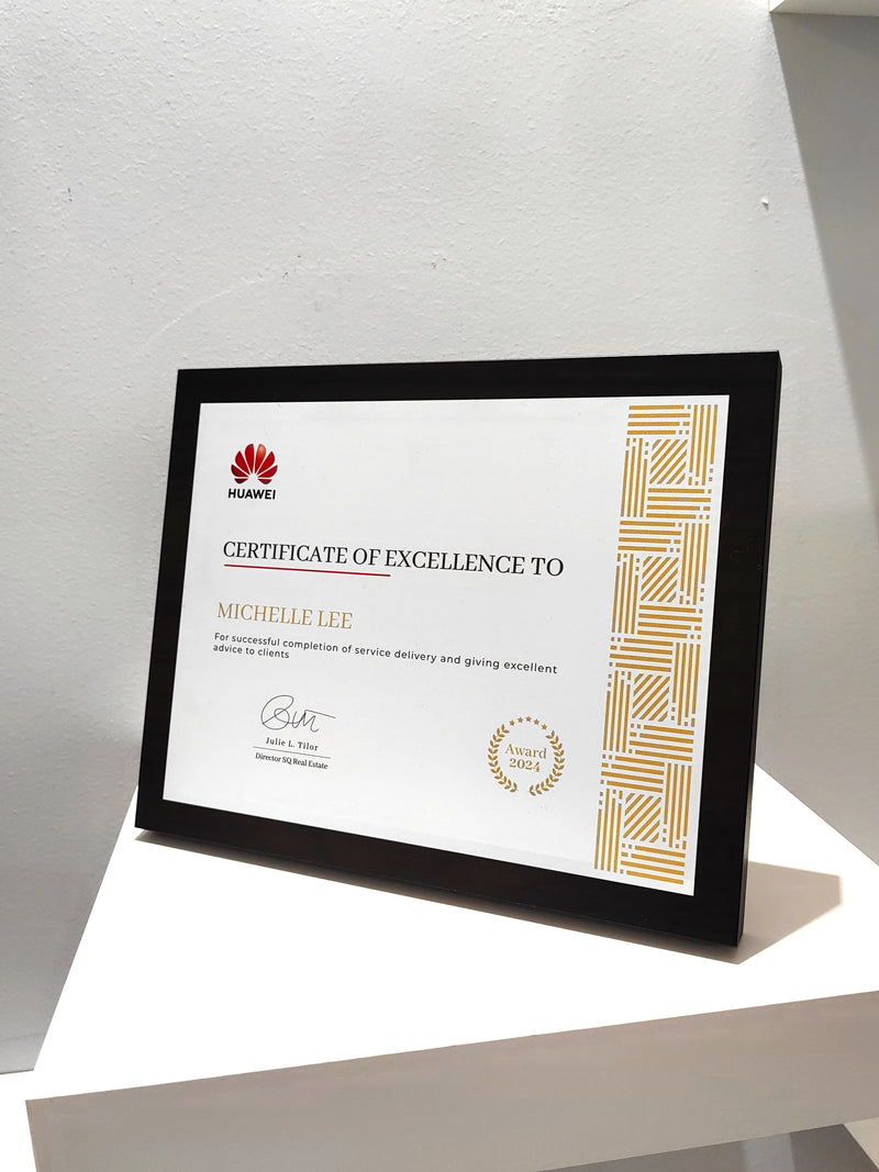 DESIGN PL8002 Plaque Award