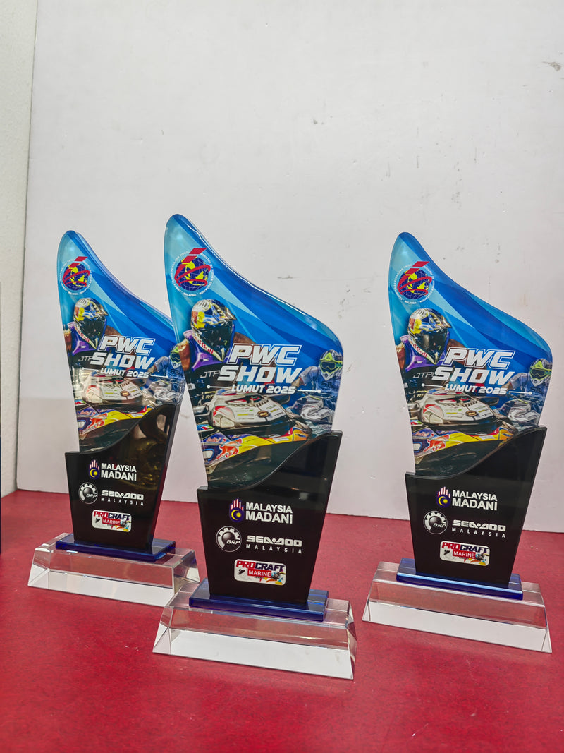 Design M Crystal Trophy