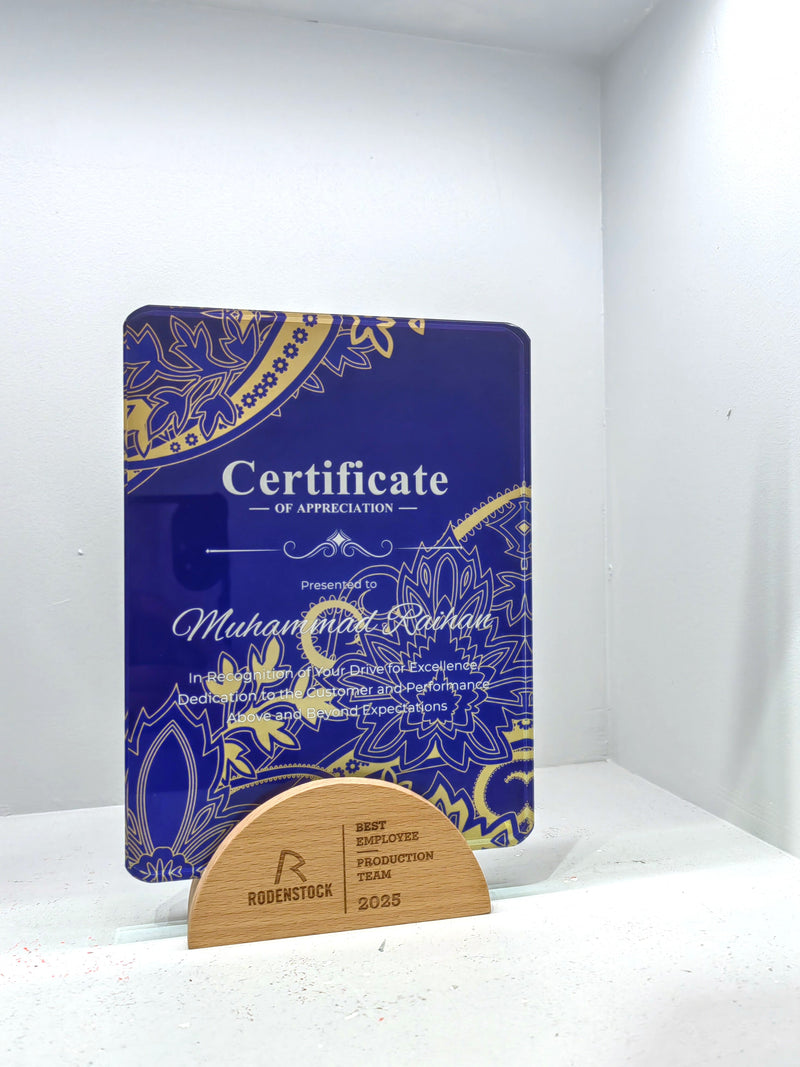 Design AD25 Crystal Trophy