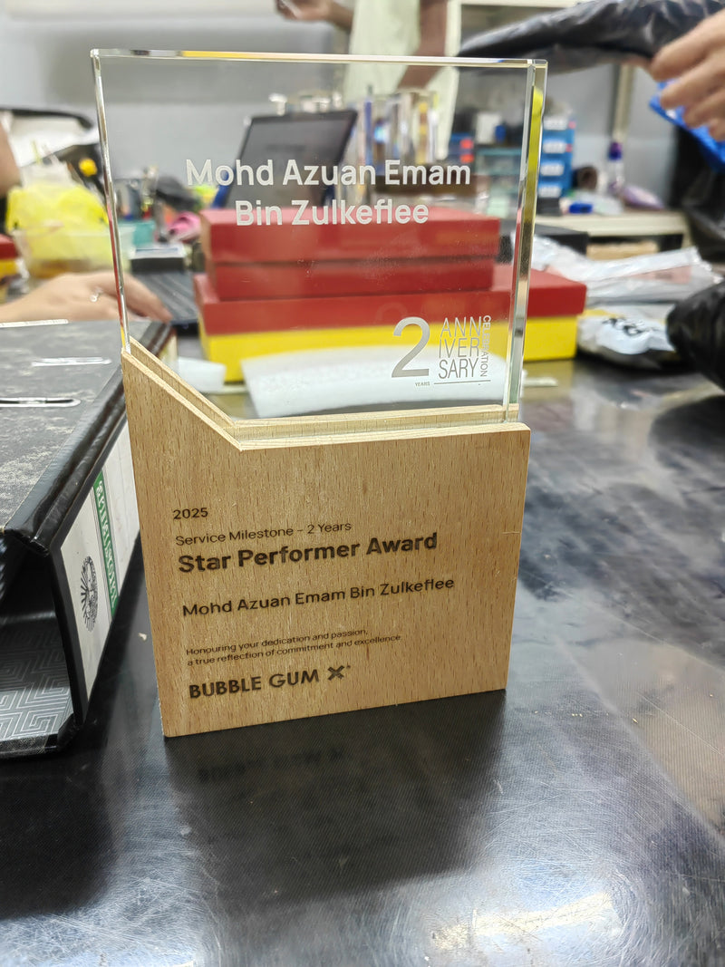 Design AD33 Crystal Trophy