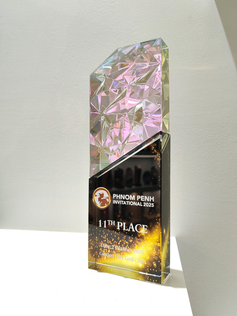 Design AD30 Crystal Trophy