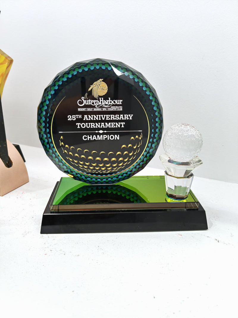 Design AD31 Crystal Trophy