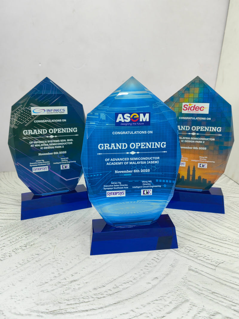 Design S Crystal Trophy