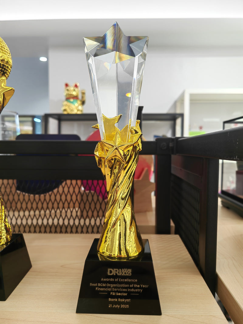 Design AD20 Crystal Trophy