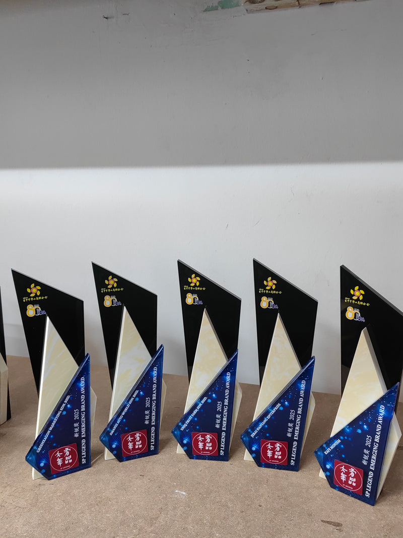 Design Y Crystal Trophy