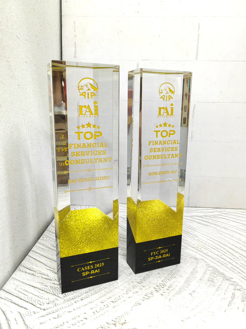 Design AD12 Crystal Trophy