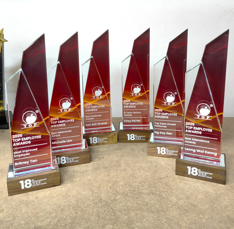 Design AD26 Crystal Trophy