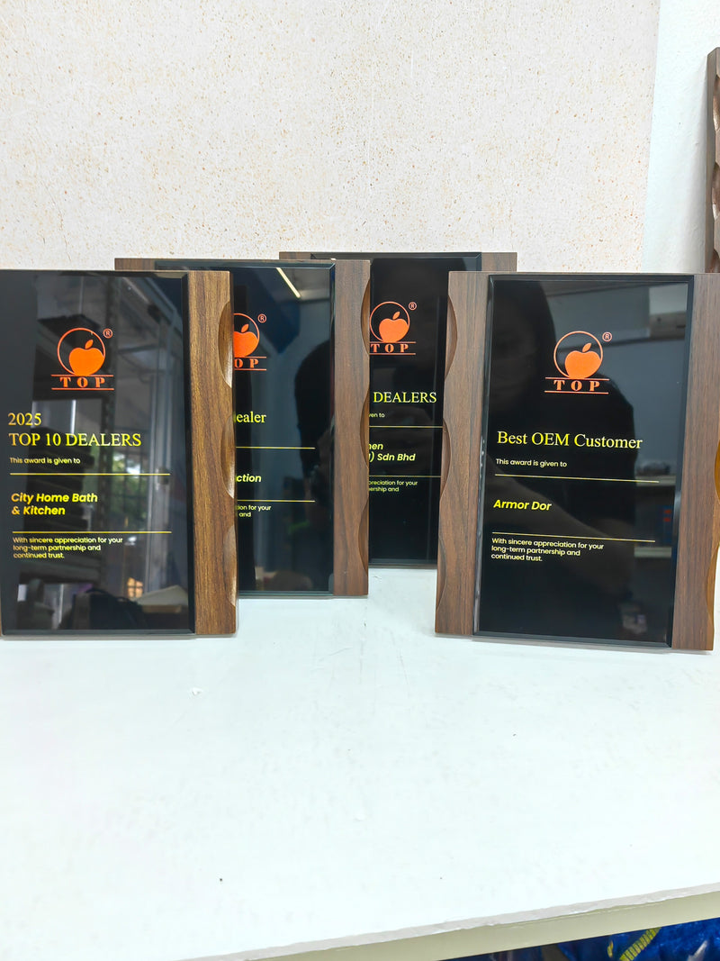 DESIGN PL8001 Plaque Award