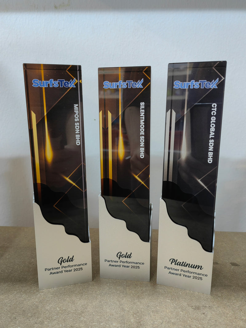 Design J Crystal Trophy