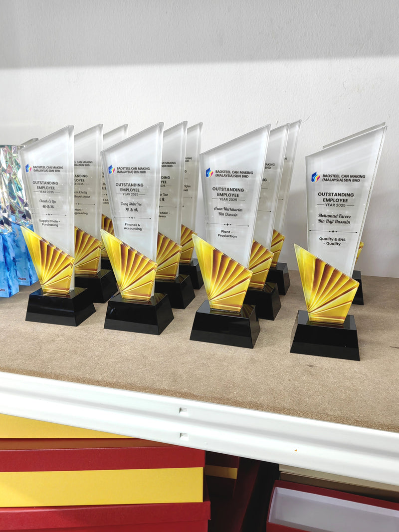 Design AD21 Crystal Trophy