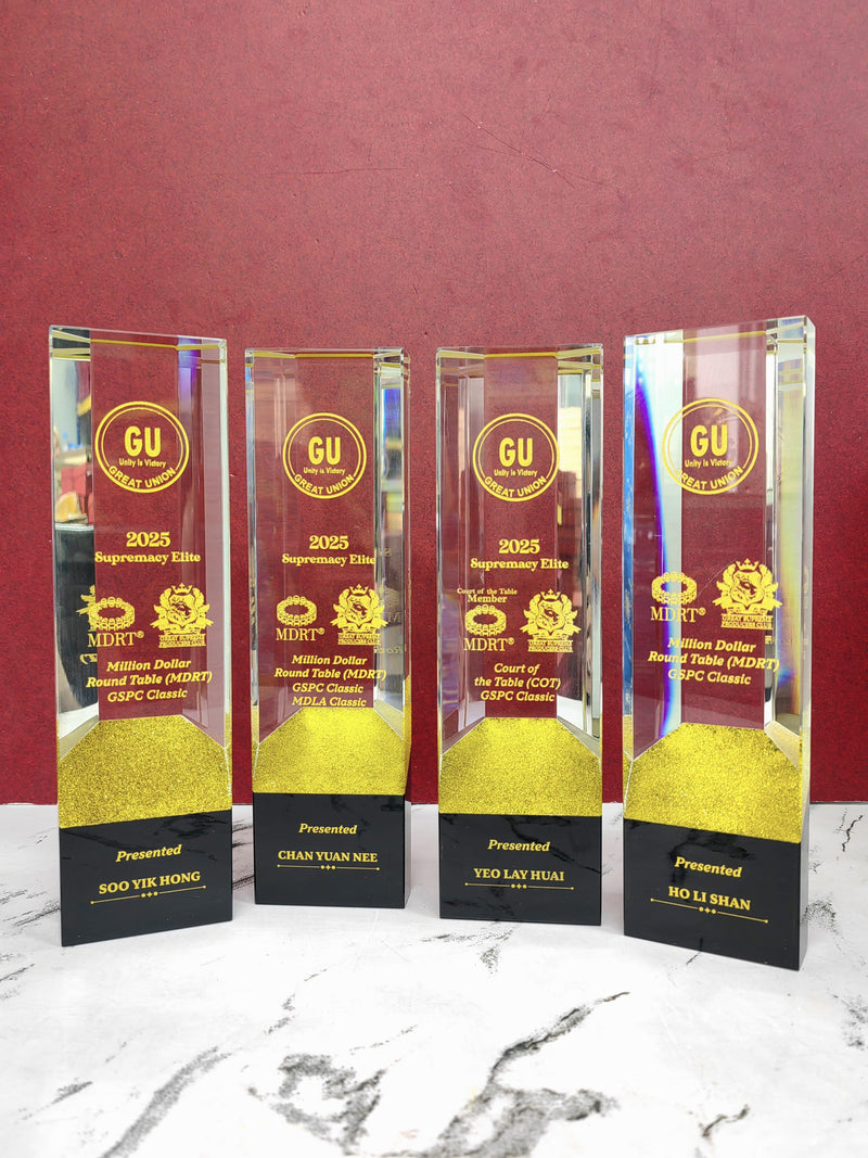 Design AD12 Crystal Trophy