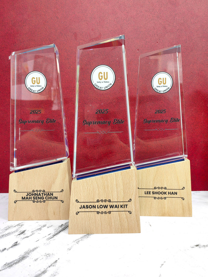 Design AD10 Crystal Trophy