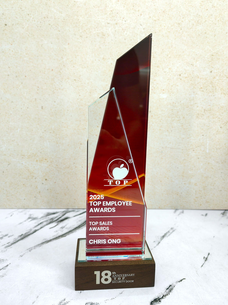 Design AD26 Crystal Trophy