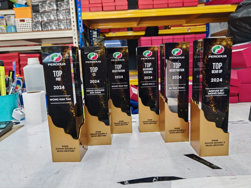 Design J Crystal Trophy