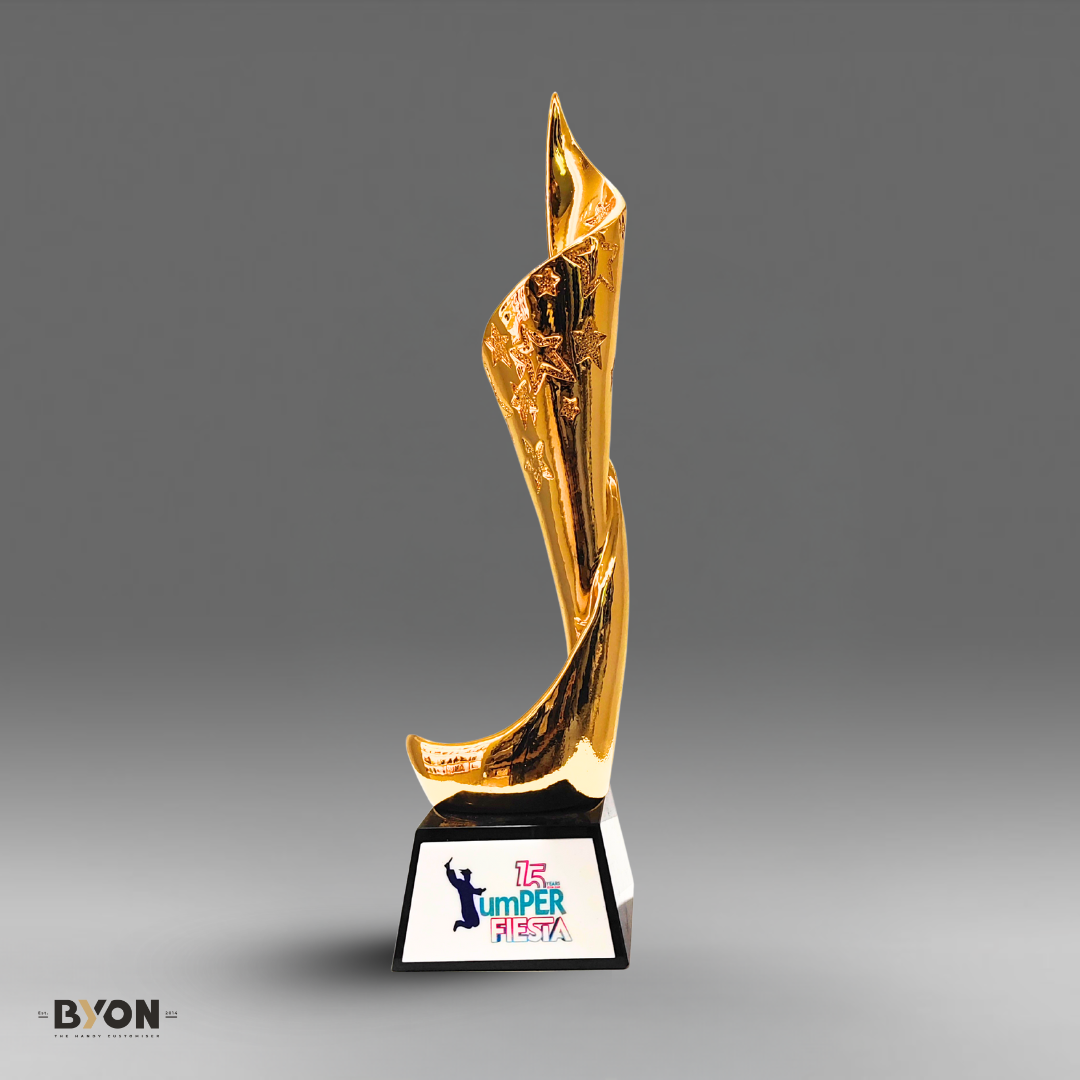 Design AD17 Crystal Trophy