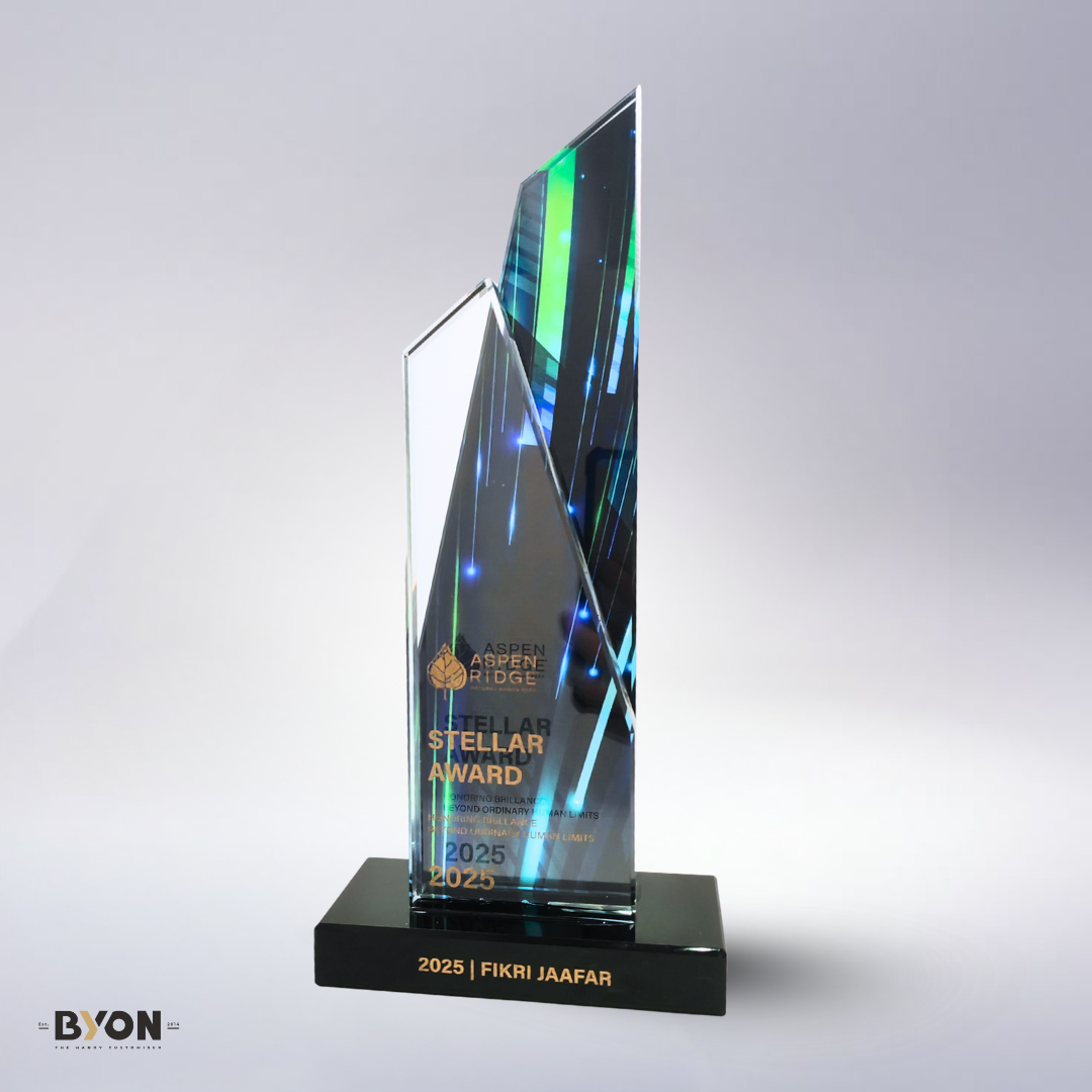 Design AD27 Crystal Trophy