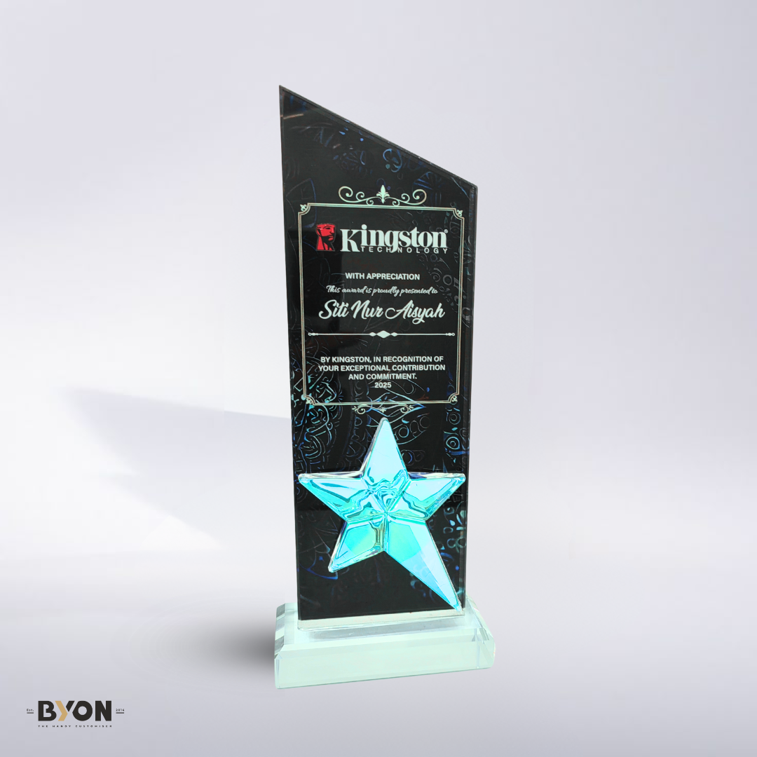 Design AD28 Crystal Trophy