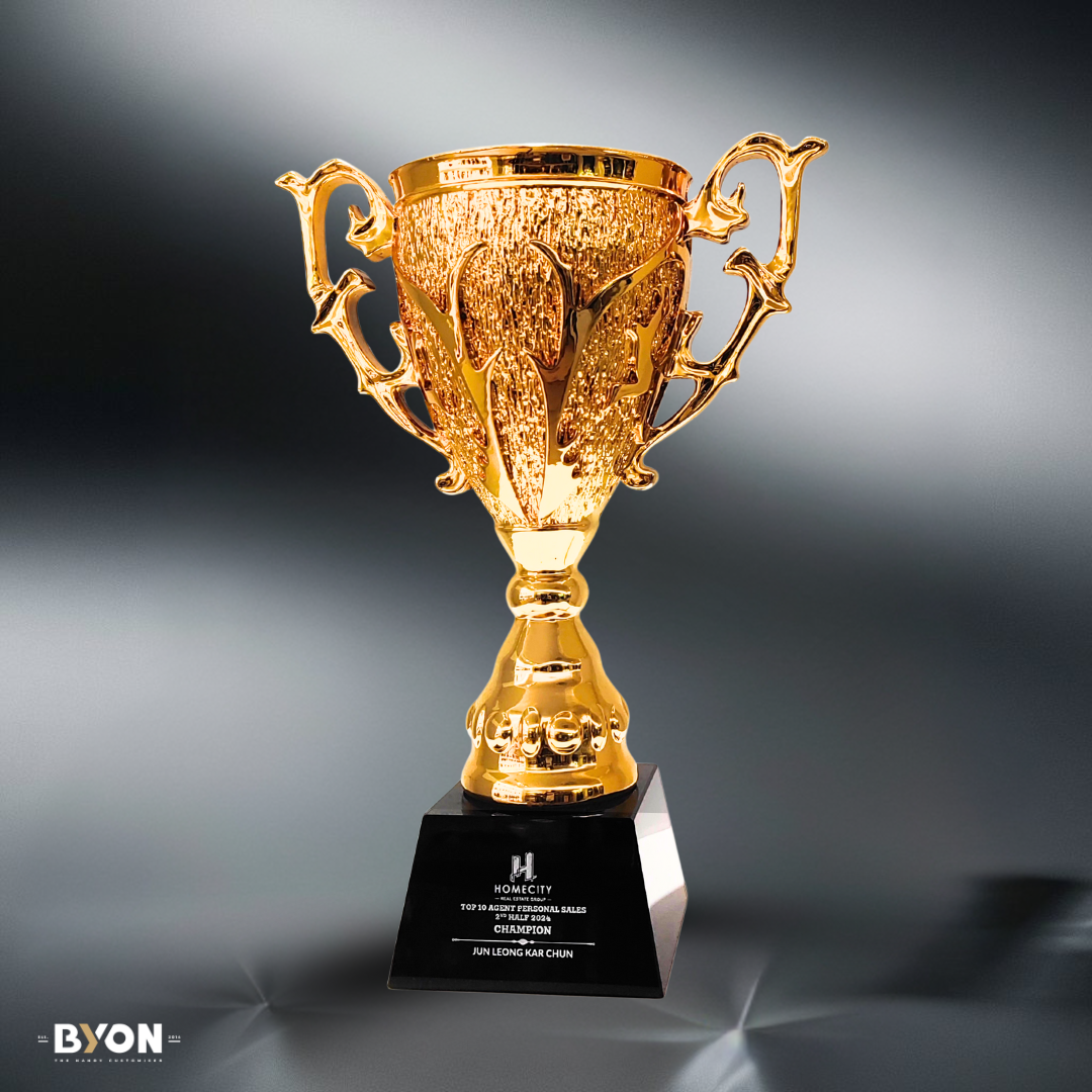 Design AD15 Crystal Trophy