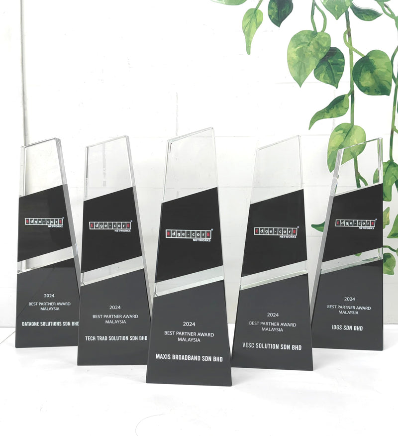 Design E Crystal Trophy