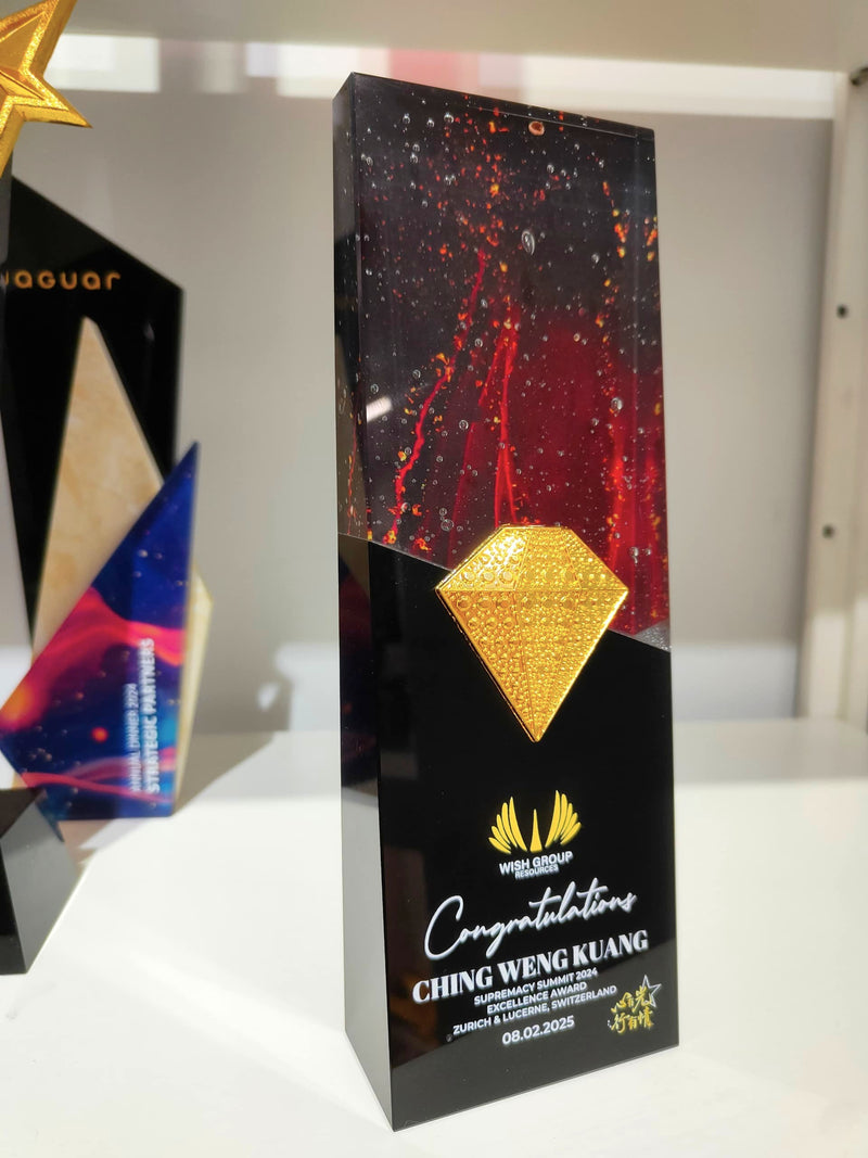 Design AD5 Crystal Trophy