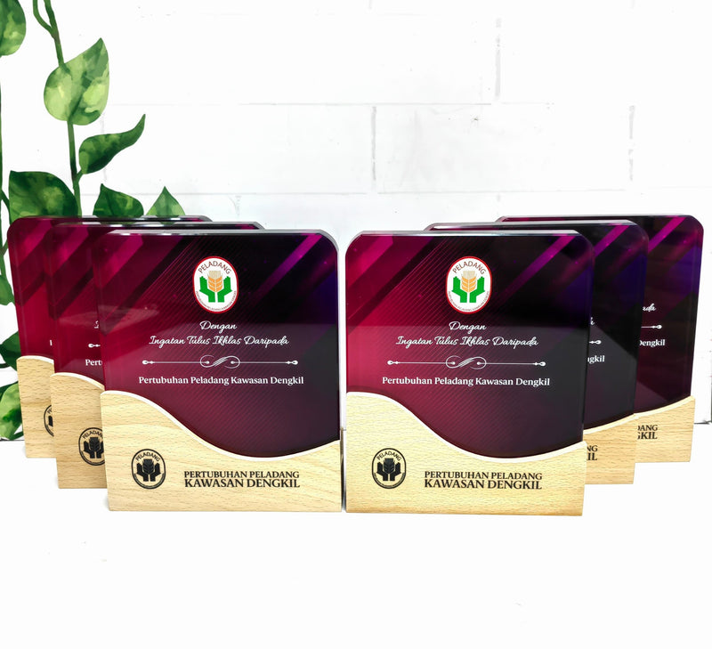 Design AD4 Crystal Trophy