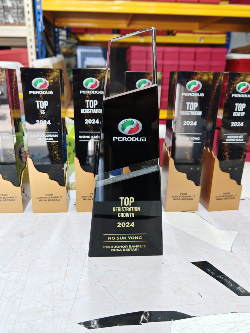 Design E Crystal Trophy