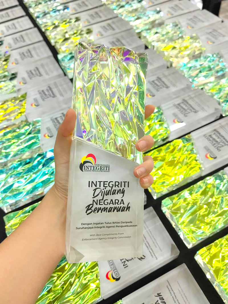 Design H Crystal Trophy